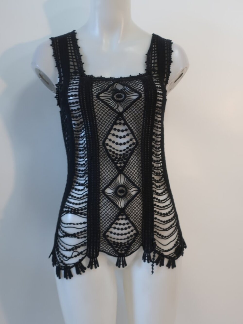 Womens XCVI Black Crochet Tank Top Sz 1/S - Picture 3 of 6